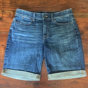 Talbots denim Bermuda shorts w sewn down cuff, size 6 but fits like an 8